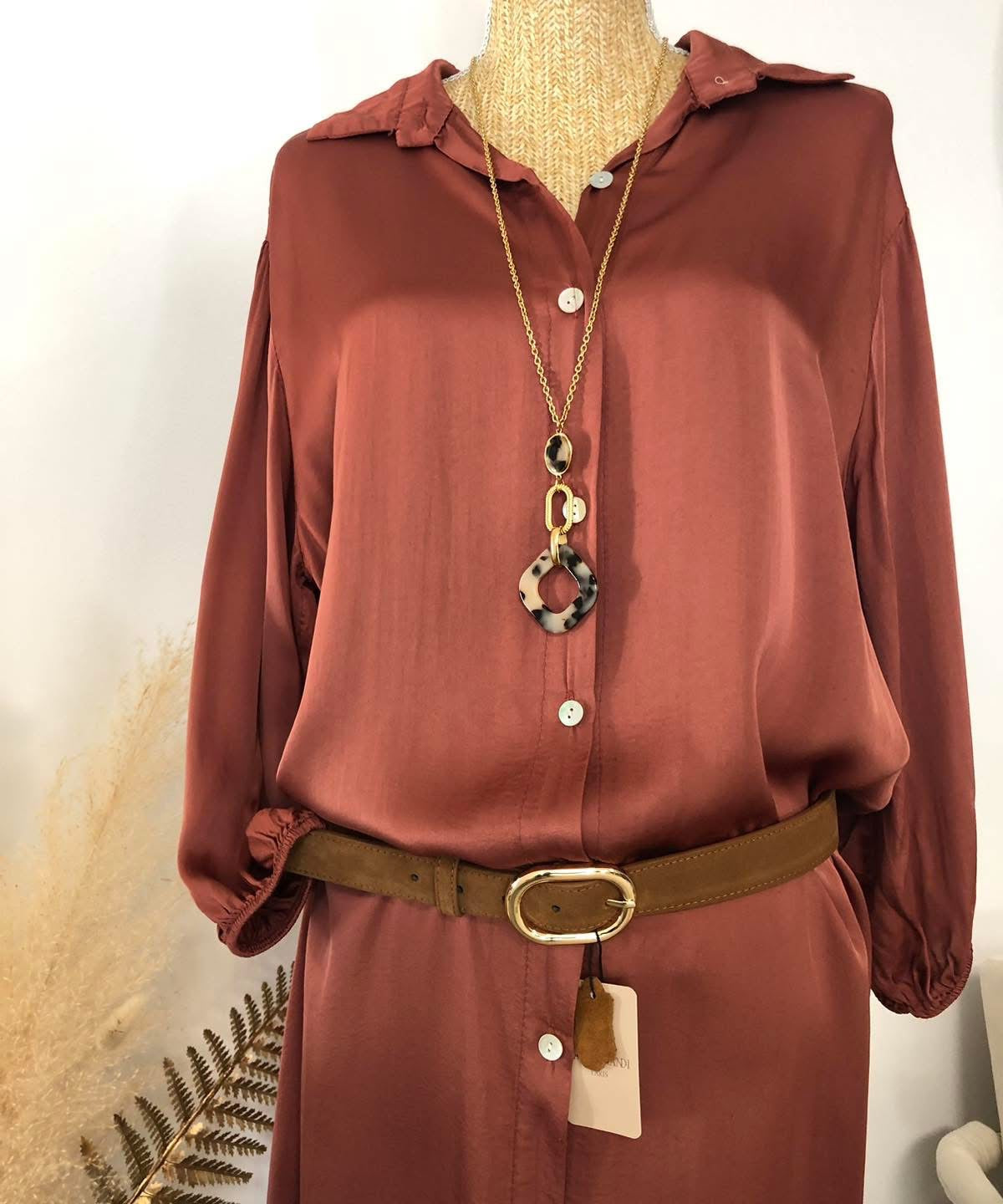 Robe chemise satinée